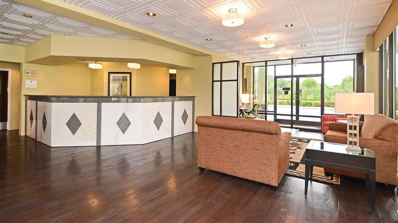 <b>Best Western Cades Cove Inn Lobby</b>. Images powered by <a href="https://iceportal.shijigroup.com/" title="IcePortal" target="_blank">IcePortal</a>.