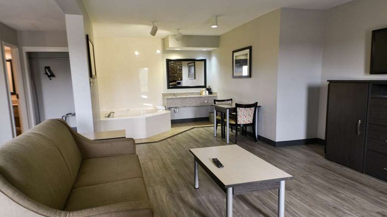 <b>Best Western Cades Cove Inn Suite</b>. Images powered by <a href="https://iceportal.shijigroup.com/" title="IcePortal" target="_blank">IcePortal</a>.