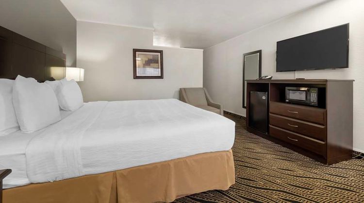 Best Western Red Carpet Inn Room