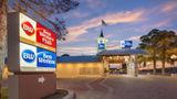 Best Western Swiss Clock Inn Exterior