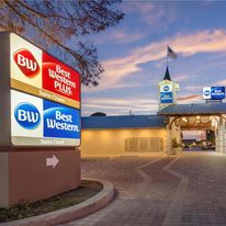 Best Western Swiss Clock Inn
