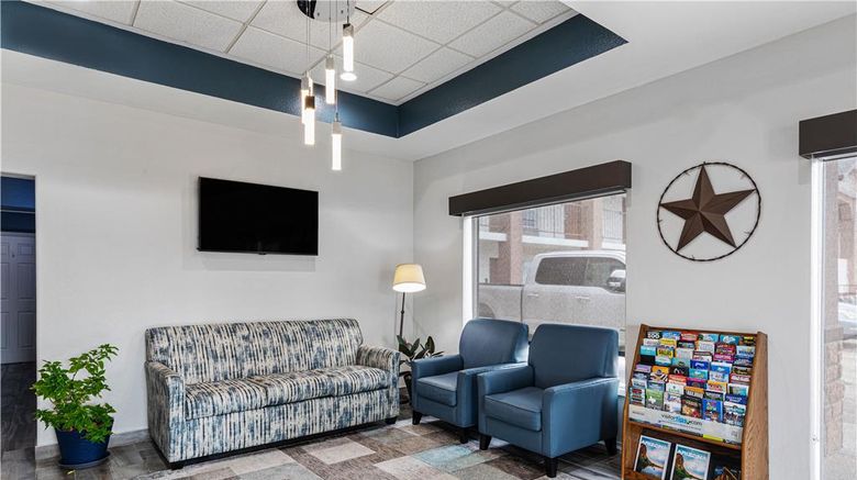 <b>Best Western Canton Inn Lobby</b>. Images powered by <a href="https://iceportal.shijigroup.com/" title="IcePortal" target="_blank">IcePortal</a>.