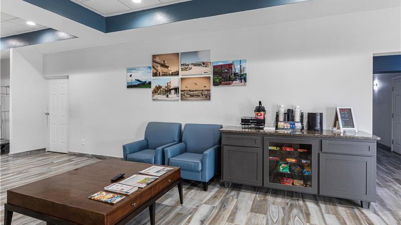 <b>Best Western Canton Inn Lobby</b>. Images powered by <a href="https://iceportal.shijigroup.com/" title="IcePortal" target="_blank">IcePortal</a>.