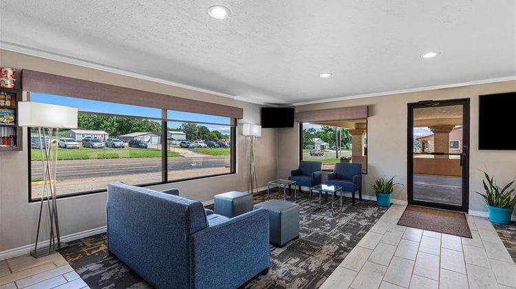 Best Western Palestine Inn Lobby