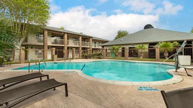 <b>Best Western McAllen Medical Center Pool</b>. Images powered by <a href="https://iceportal.shijigroup.com/" title="IcePortal" target="_blank">IcePortal</a>.