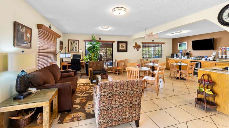 Best Western Llano Lobby