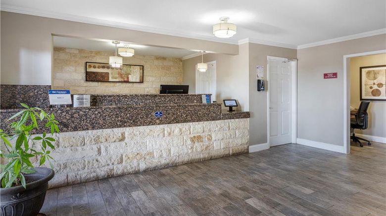 <b>Best Western Brady Inn Lobby</b>. Images powered by <a href="https://iceportal.shijigroup.com/" title="IcePortal" target="_blank">IcePortal</a>.