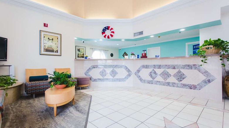 <b>Best Western Pearland Inn Lobby</b>. Images powered by <a href="https://iceportal.shijigroup.com/" title="IcePortal" target="_blank">IcePortal</a>.
