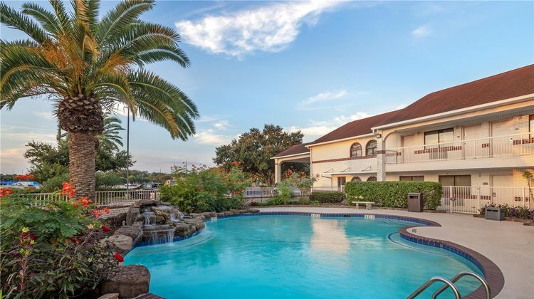 Best Western Pearland Inn Pool