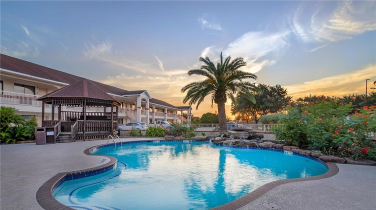 Best Western Pearland Inn Pool