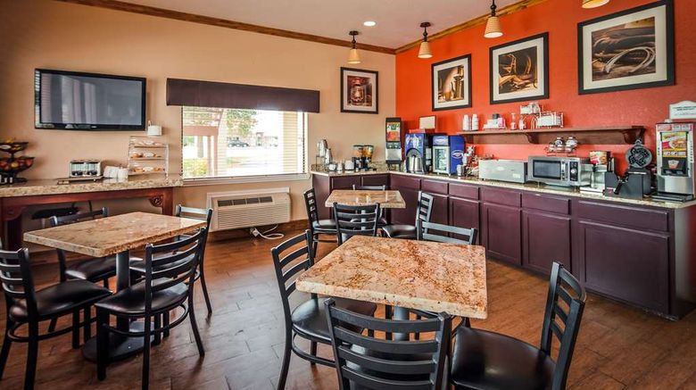 <b>SureStay Hotel Floresville Restaurant</b>. Images powered by <a href="https://iceportal.shijigroup.com/" title="IcePortal" target="_blank">IcePortal</a>.