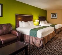 SureStay Hotel Floresville Room