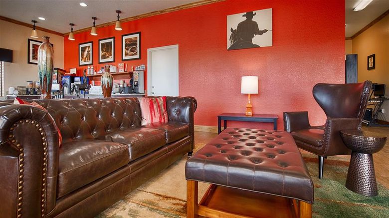 <b>SureStay Hotel Floresville Lobby</b>. Images powered by <a href="https://iceportal.shijigroup.com/" title="IcePortal" target="_blank">IcePortal</a>.