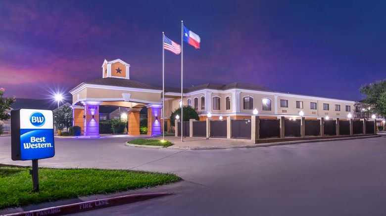 <b>Best Western Inn & Suites Exterior</b>. Images powered by <a href="https://iceportal.shijigroup.com/" title="IcePortal" target="_blank">IcePortal</a>.