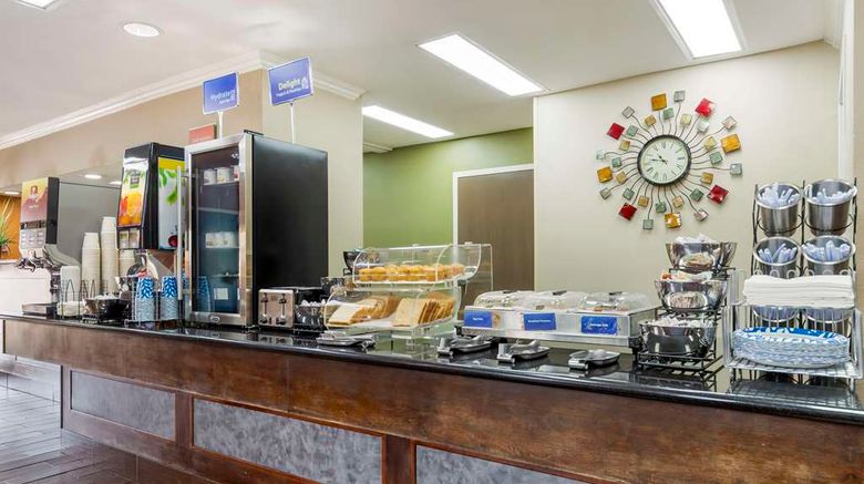 <b>Best Western Inn & Suites Restaurant</b>. Images powered by <a href="https://iceportal.shijigroup.com/" title="IcePortal" target="_blank">IcePortal</a>.