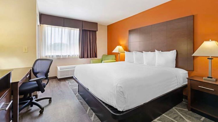 Best Western Inn & Suites Suite