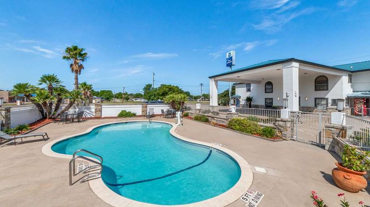 Best Western George West Executive Inn Pool