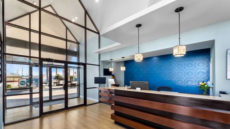 <b>Best Western Port Aransas Lobby</b>. Images powered by <a href="https://iceportal.shijigroup.com/" title="IcePortal" target="_blank">IcePortal</a>.