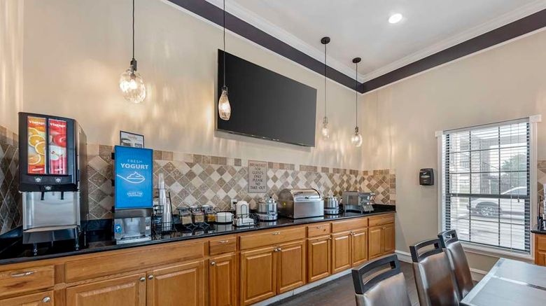 <b>Best Western Inn of Brenham Restaurant</b>. Images powered by <a href="https://iceportal.shijigroup.com/" title="IcePortal" target="_blank">IcePortal</a>.