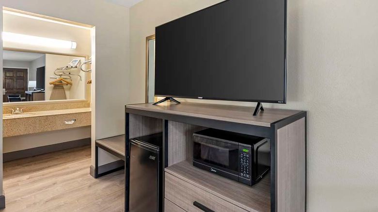 <b>Best Western Inn of Brenham Room</b>. Images powered by <a href="https://iceportal.shijigroup.com/" title="IcePortal" target="_blank">IcePortal</a>.