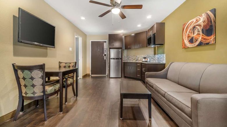 <b>Best Western on the Island Suite</b>. Images powered by <a href="https://iceportal.shijigroup.com/" title="IcePortal" target="_blank">IcePortal</a>.