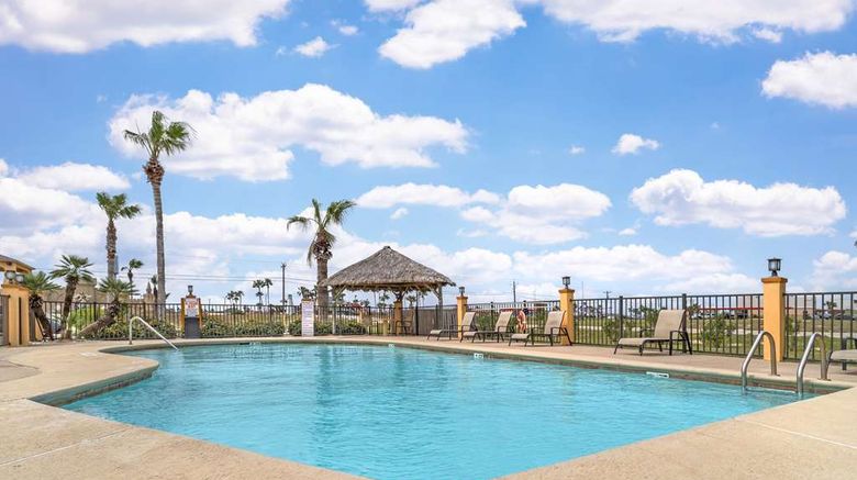 <b>Best Western on the Island Pool</b>. Images powered by <a href="https://iceportal.shijigroup.com/" title="IcePortal" target="_blank">IcePortal</a>.