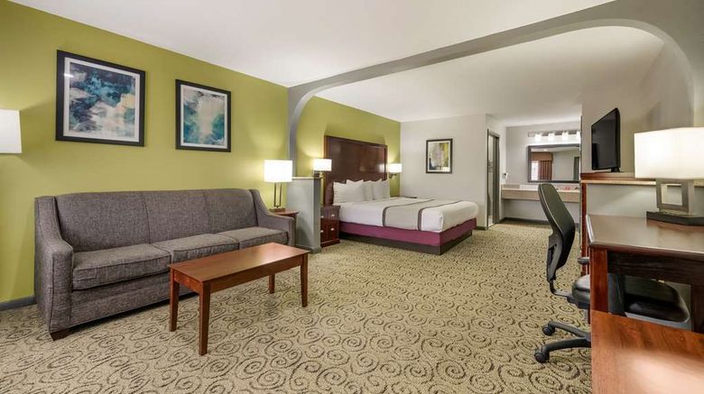 <b>SureStay Hotel by Best Western Deer Park Room</b>. Images powered by <a href="https://iceportal.shijigroup.com/" title="IcePortal" target="_blank">IcePortal</a>.