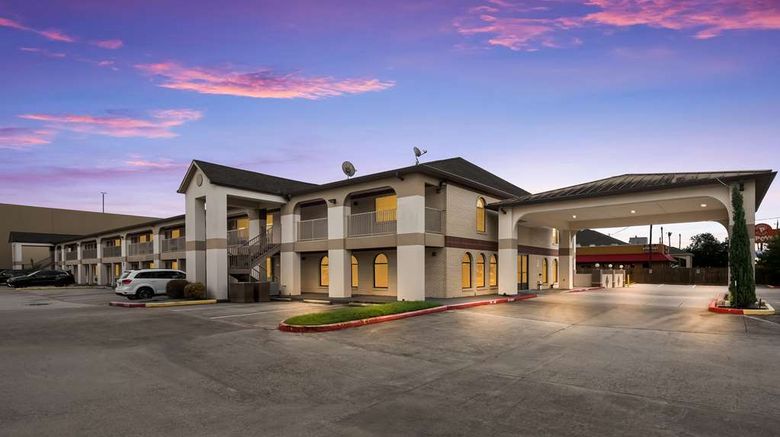 <b>SureStay Hotel by Best Western Deer Park Exterior</b>. Images powered by <a href="https://iceportal.shijigroup.com/" title="IcePortal" target="_blank">IcePortal</a>.