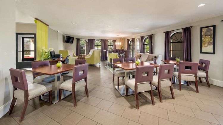 SureStay Hotel by Best Western Deer Park Restaurant