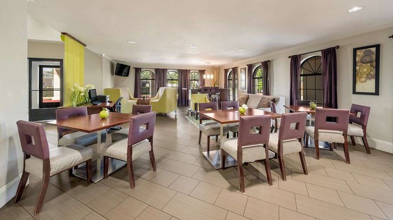 <b>SureStay Hotel by Best Western Deer Park Restaurant</b>. Images powered by <a href="https://iceportal.shijigroup.com/" title="IcePortal" target="_blank">IcePortal</a>.