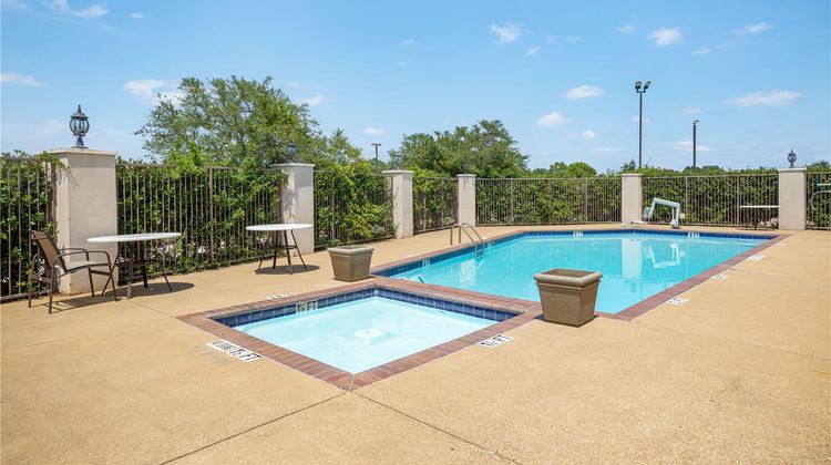 Best Western Plus Southpark Inn & Suites Pool