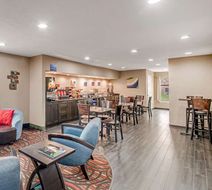 Best Western Cedar Inn Lobby