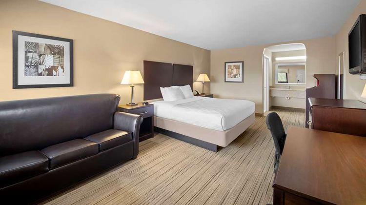 Best Western Cedar Inn Room