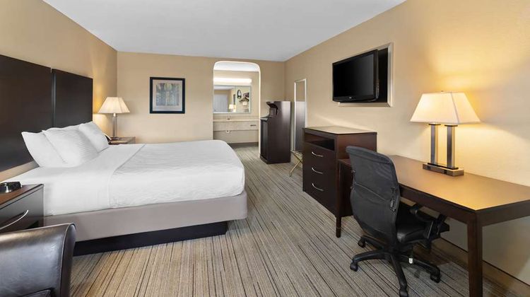 Best Western Cedar Inn Room