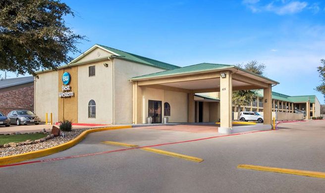 Best Western Cedar Inn Exterior