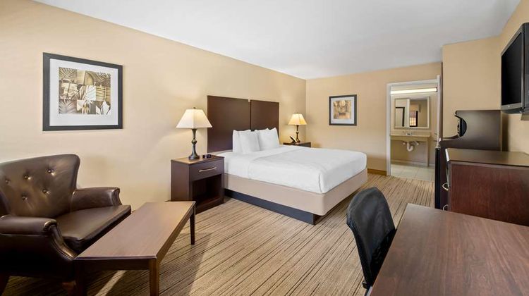 Best Western Cedar Inn Room