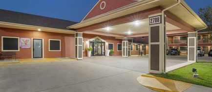 Best Western Plus Edinburg Inn & Suites Exterior