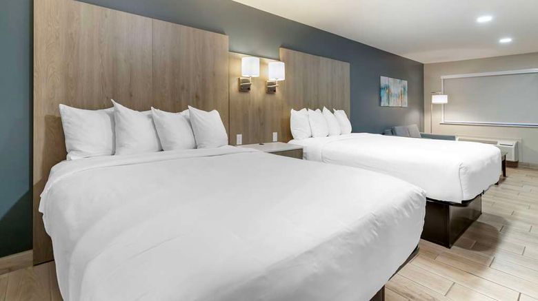 <b>Best Western Plus Edinburg Inn & Suites Suite</b>. Images powered by <a href="https://iceportal.shijigroup.com/" title="IcePortal" target="_blank">IcePortal</a>.
