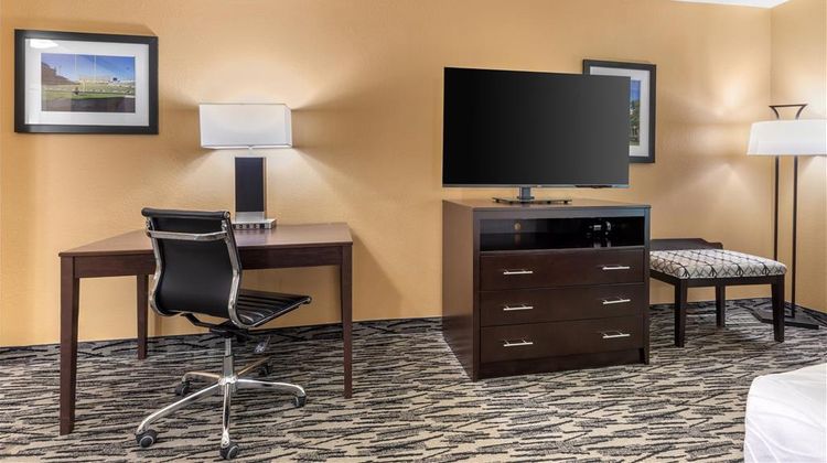 Best Western Plus Denton Inn & Suites Room