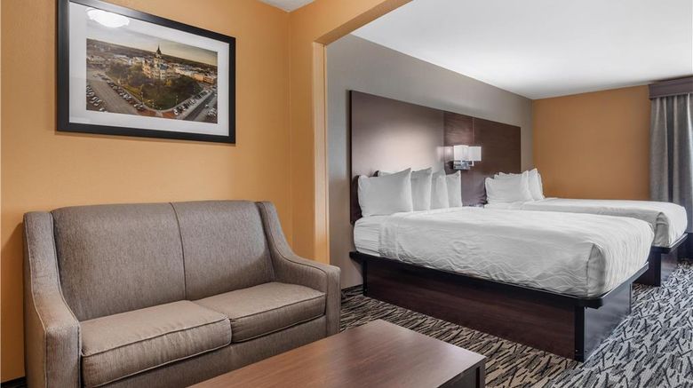 <b>Best Western Plus Denton Inn & Suites Suite</b>. Images powered by <a href="https://iceportal.shijigroup.com/" title="IcePortal" target="_blank">IcePortal</a>.