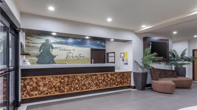 <b>Best Western Plus Denton Inn & Suites Lobby</b>. Images powered by <a href="https://iceportal.shijigroup.com/" title="IcePortal" target="_blank">IcePortal</a>.
