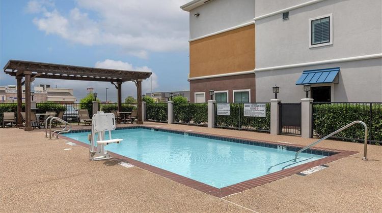 Best Western Plus Denton Inn & Suites Pool