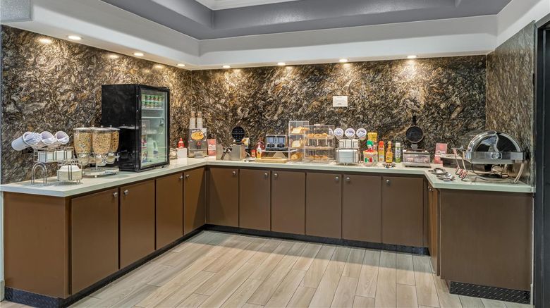 <b>Best Western Plus North Houston Suites Restaurant</b>. Images powered by <a href="https://iceportal.shijigroup.com/" title="IcePortal" target="_blank">IcePortal</a>.