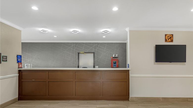 <b>Best Western Plus North Houston Suites Lobby</b>. Images powered by <a href="https://iceportal.shijigroup.com/" title="IcePortal" target="_blank">IcePortal</a>.