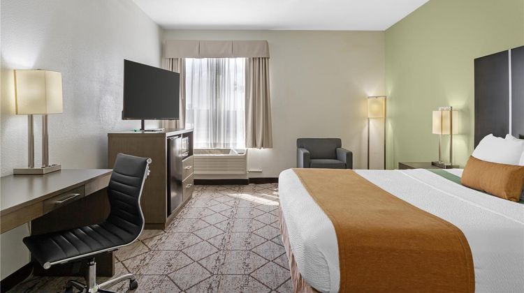 Best Western Plus North Houston Suites Room