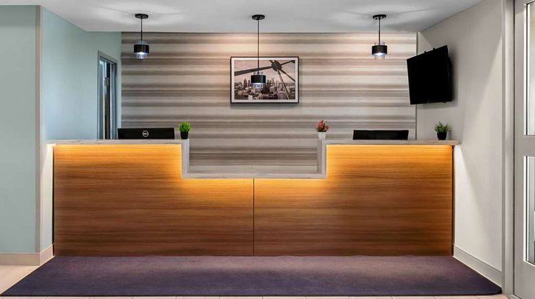 <b>Best Western Executive Inn Lobby</b>. Images powered by <a href="https://iceportal.shijigroup.com/" title="IcePortal" target="_blank">IcePortal</a>.
