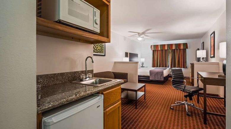 <b>Best Western Inn & Suites Suite</b>. Images powered by <a href="https://iceportal.shijigroup.com/" title="IcePortal" target="_blank">IcePortal</a>.