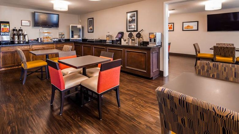 <b>Best Western Inn & Suites Restaurant</b>. Images powered by <a href="https://iceportal.shijigroup.com/" title="IcePortal" target="_blank">IcePortal</a>.