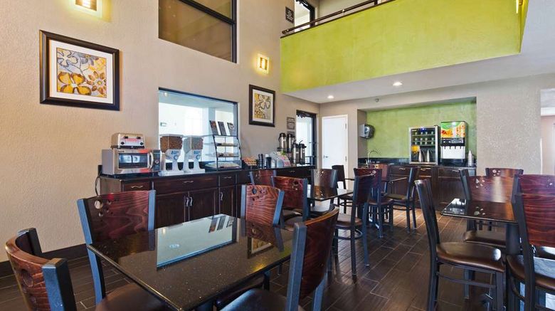 <b>Best Western Windsor Inn Restaurant</b>. Images powered by <a href="https://iceportal.shijigroup.com/" title="IcePortal" target="_blank">IcePortal</a>.