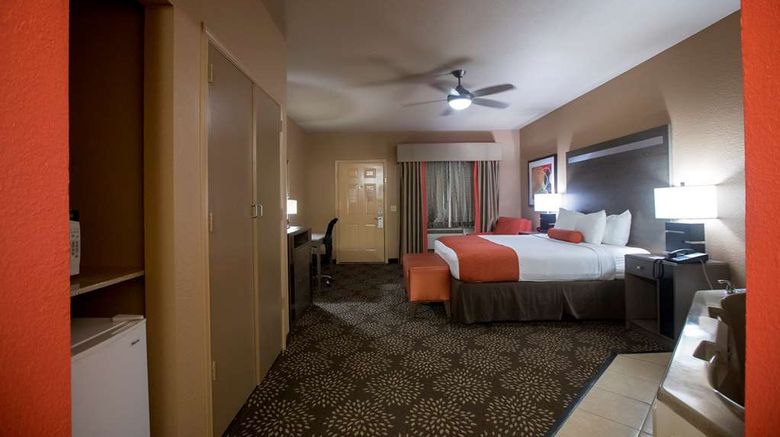 <b>Best Western Executive Inn El Campo Room</b>. Images powered by <a href="https://iceportal.shijigroup.com/" title="IcePortal" target="_blank">IcePortal</a>.